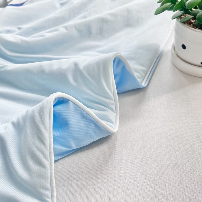 91家纺网 家纺一手货源 找家纺 蘭菲家纺 2025新款三丽鸥卡通印花夏被 恰恰.蓝