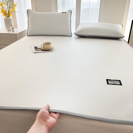 子曰 2025新款A类高分子PE小清新凉感席系列-床垫款 小清新-白