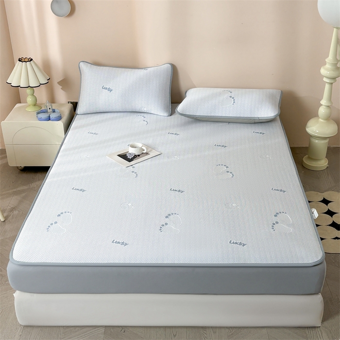 91家纺网 家纺一手货源 找家纺 雯豆家纺 2025新款PE凉感提花冰丝床笠三件套全包中分子床罩床垫保护套 小脚印-床笠款