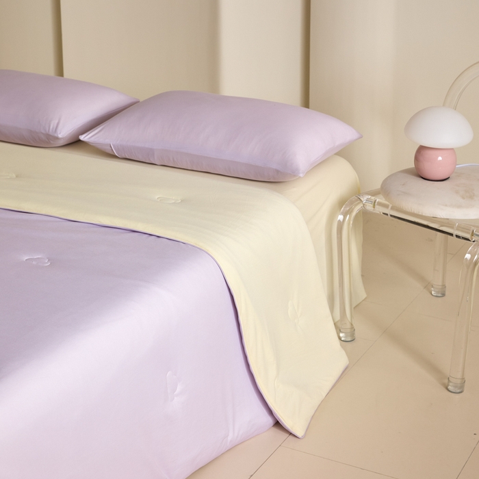 91家纺网 家纺一手货源 找家纺 大彩家居 2025新款A类针织四季被-场景一 薰衣草紫