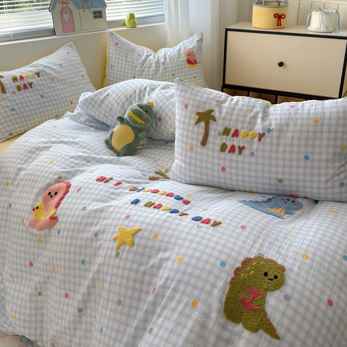 91家纺网 家纺一手货源 找家纺 如意朵 2025新款全棉双层纱小清新绣花四件套（专版花型） 恐龙派对