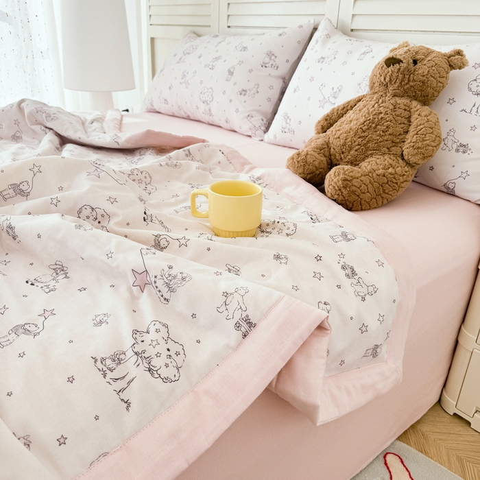 91家纺网 家纺一手货源 找家纺 佰亿莱 2025新款全棉双层纱大豆夏被四件套 开心女孩