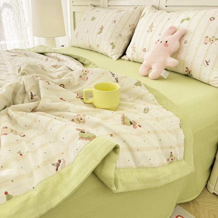 91家纺网 家纺一手货源 找家纺 佰亿莱 2025新款全棉双层纱大豆夏被四件套 帽子狗狗