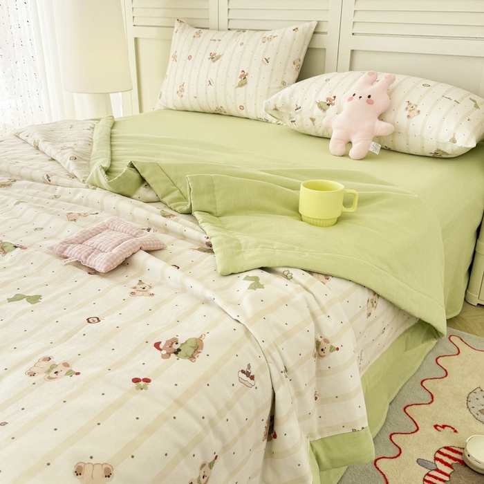 91家纺网 家纺一手货源 找家纺 佰亿莱 2025新款全棉双层纱大豆夏被四件套 帽子狗狗