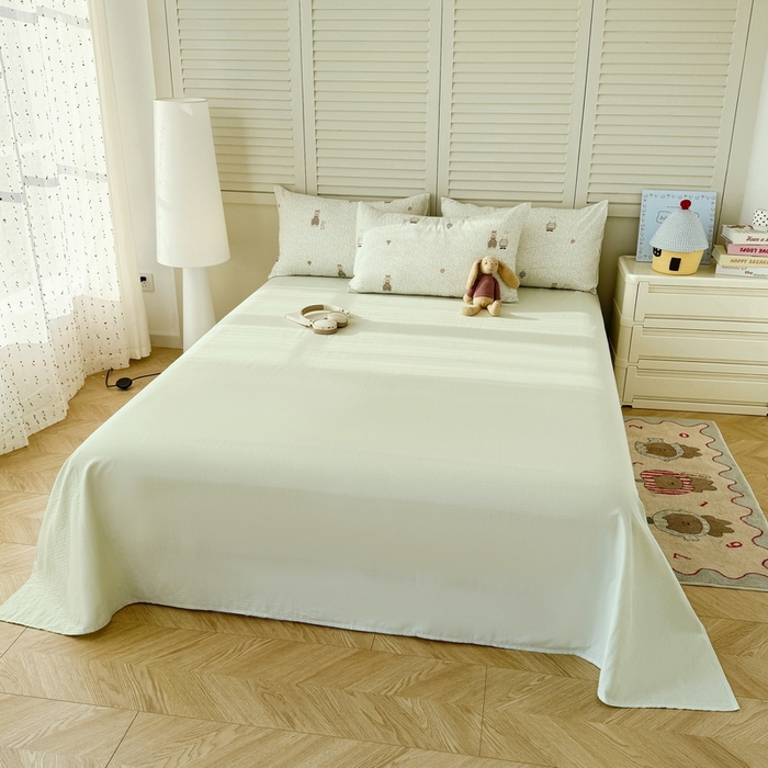 91家纺网 家纺一手货源 找家纺 佰亿莱 2025新款全棉双层纱大豆夏被四件套 亲密伙伴