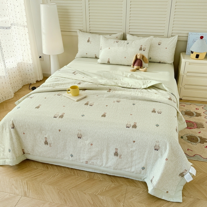 91家纺网 家纺一手货源 找家纺 佰亿莱 2025新款全棉双层纱大豆夏被四件套 亲密伙伴