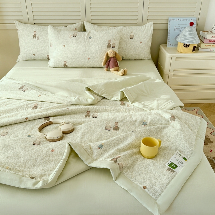 91家纺网 家纺一手货源 找家纺 佰亿莱 2025新款全棉双层纱大豆夏被四件套 亲密伙伴