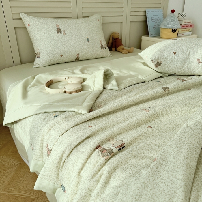 91家纺网 家纺一手货源 找家纺 佰亿莱 2025新款全棉双层纱大豆夏被四件套 亲密伙伴