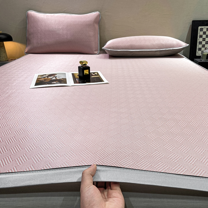 91家纺网 家纺一手货源 找家纺 给笠 2025新款碳光复合三明治 冰丝凉席 饼干-凉席粉色