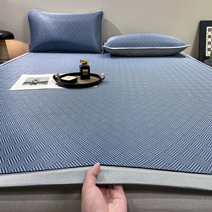 91家纺网 家纺一手货源 找家纺 给笠 2025新款碳光复合三明治 冰丝凉席 饼干-凉席蓝色