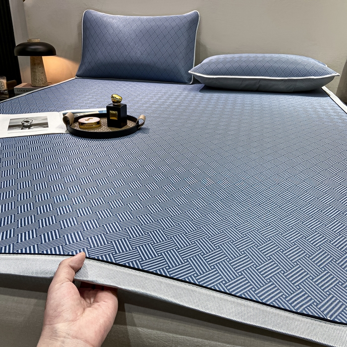 91家纺网 家纺一手货源 找家纺 给笠 2025新款碳光复合三明治 冰丝凉席 饼干-凉席蓝色