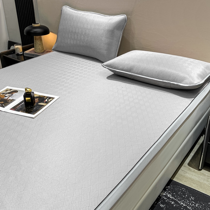 91家纺网 家纺一手货源 找家纺 给笠 2025新款碳光复合三明治 冰丝凉席 饼干-凉席银灰