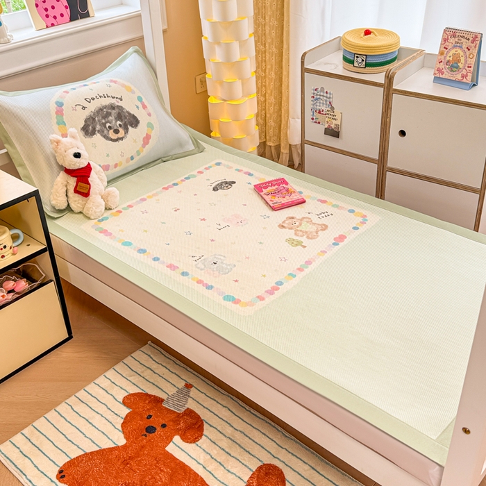 91家纺网 家纺一手货源 找家纺 慕尚家纺 2025新款凉感大版冰丝席学生季款三件套 考拉的朋友