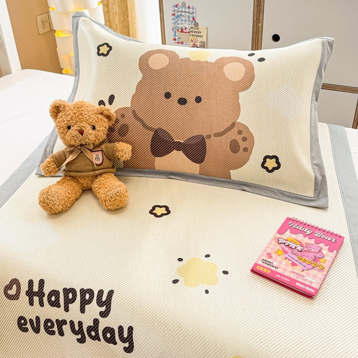 91家纺网 家纺一手货源 找家纺 慕尚家纺 2025新款凉感大版冰丝席学生季款三件套 小熊泡