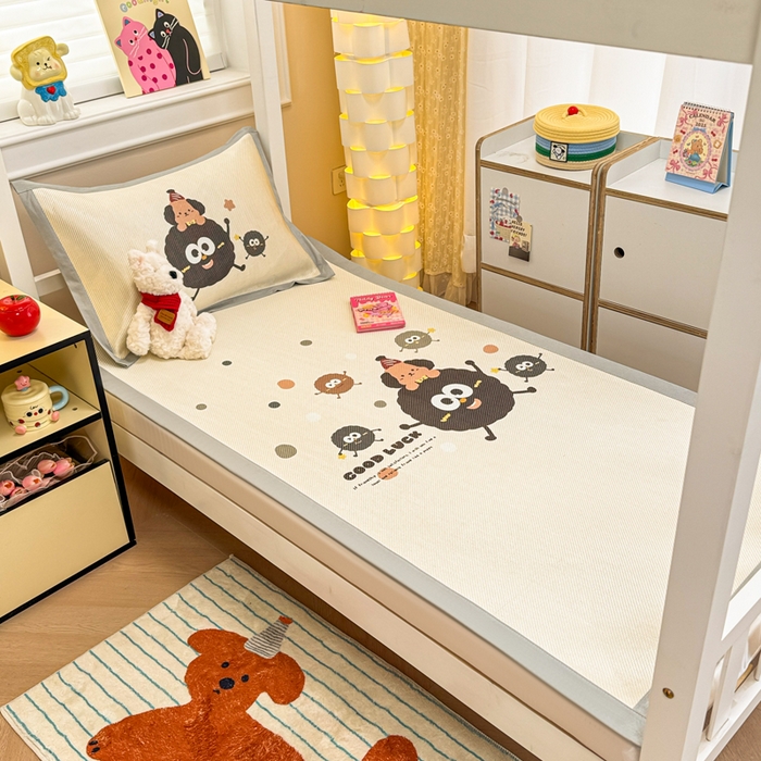 91家纺网 家纺一手货源 找家纺 慕尚家纺 2025新款凉感大版冰丝席学生季款三件套 幸运大眼萌