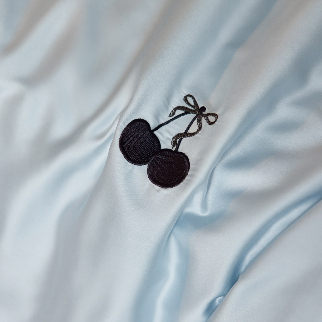 91家纺网 家纺一手货源 找家纺 初拾 2025新款60支奥地利进口兰精天丝夏被夏凉被空调被—樱桃奇奇 海水蓝