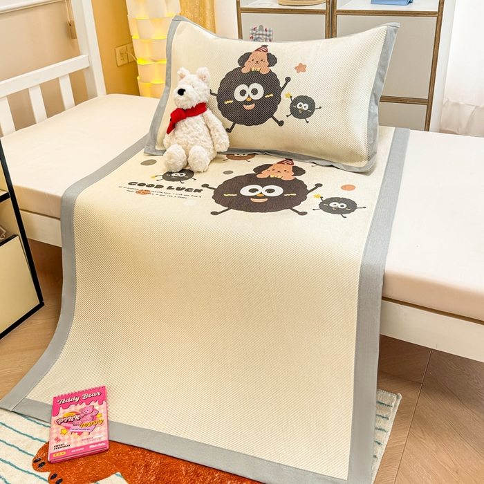 91家纺网 家纺一手货源 找家纺 慕尚家纺 2025新款凉感大版冰丝席学生季款三件套 幸运大眼萌