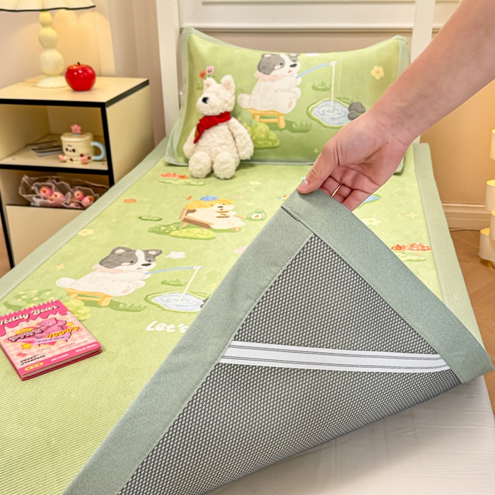 91家纺网 家纺一手货源 找家纺 慕尚家纺 2025新款凉感大版冰丝席学生季款三件套 油墨画狗狗