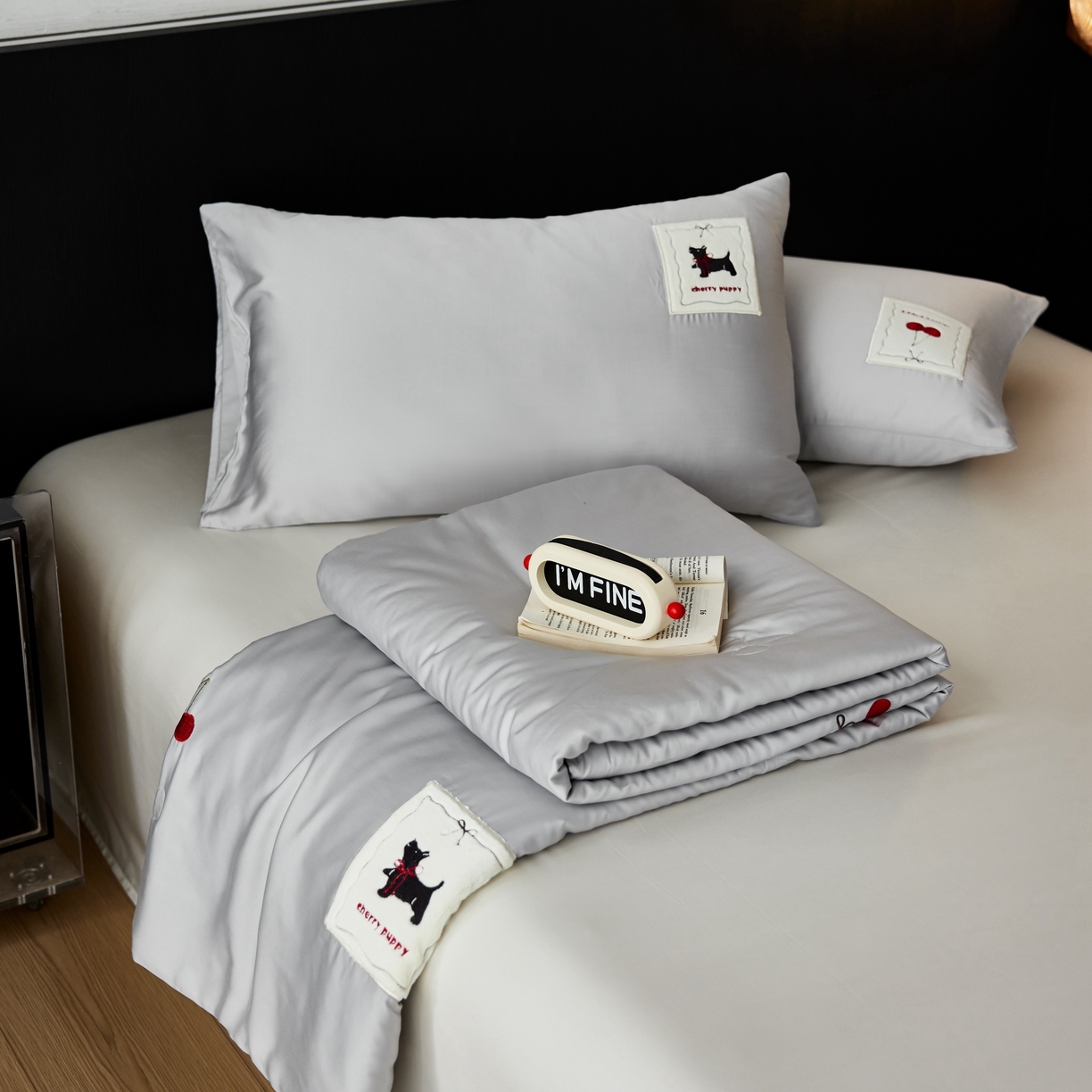 91家纺网 家纺一手货源 找家纺 初拾 2025新款60支奥地利进口兰精天丝夏被夏凉被空调被—樱桃奇奇 浅灰