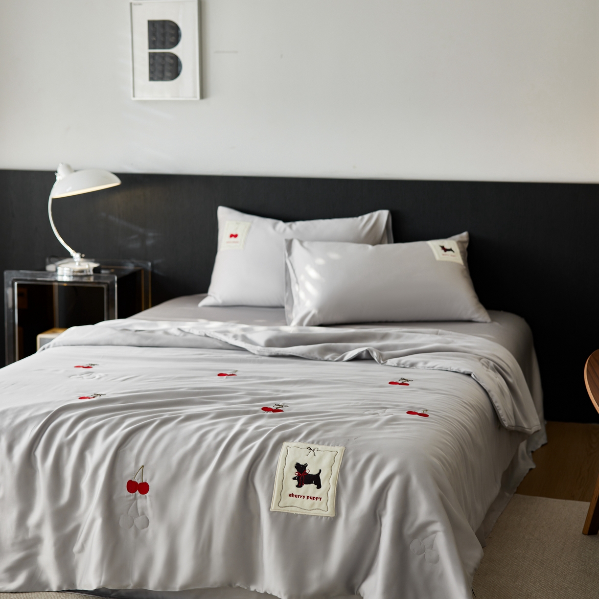 91家纺网 家纺一手货源 找家纺 初拾 2025新款60支奥地利进口兰精天丝夏被夏凉被空调被—樱桃奇奇 浅灰