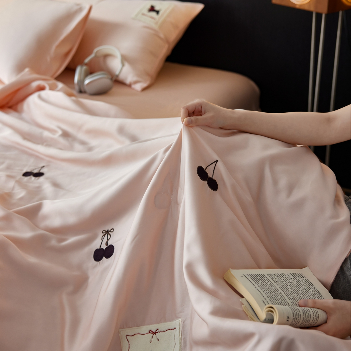 91家纺网 家纺一手货源 找家纺 初拾 2025新款60支奥地利进口兰精天丝夏被夏凉被空调被—樱桃奇奇 少女粉