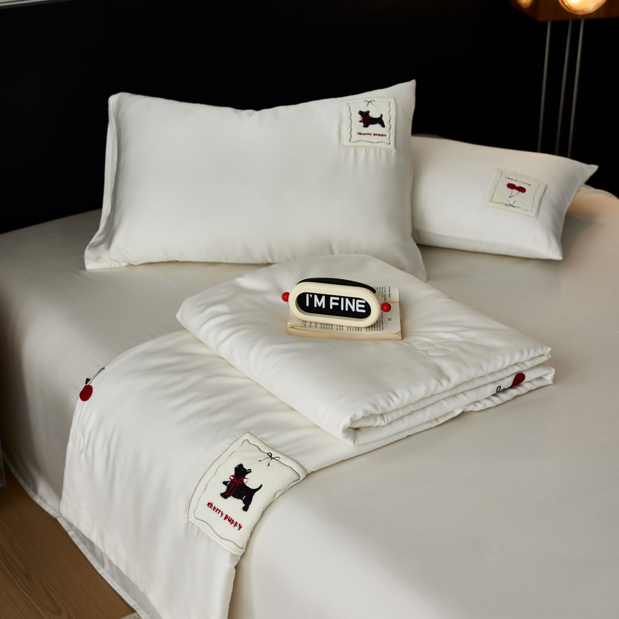 91家纺网 家纺一手货源 找家纺 初拾 2025新款60支奥地利进口兰精天丝夏被夏凉被空调被—樱桃奇奇 象牙白