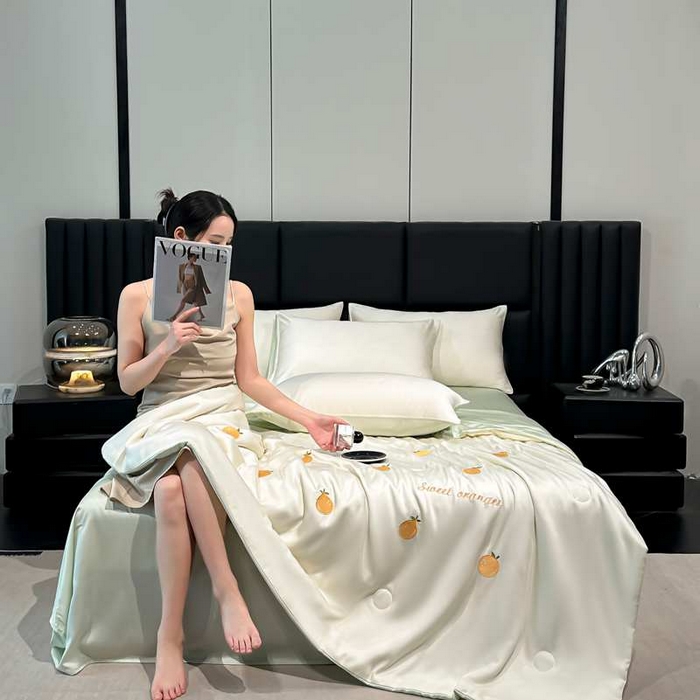 91家纺网 家纺一手货源 找家纺 利欧 2025新款水洗天丝满绣刺绣床单床笠款夏被四件套 砂糖橘-奶白绿