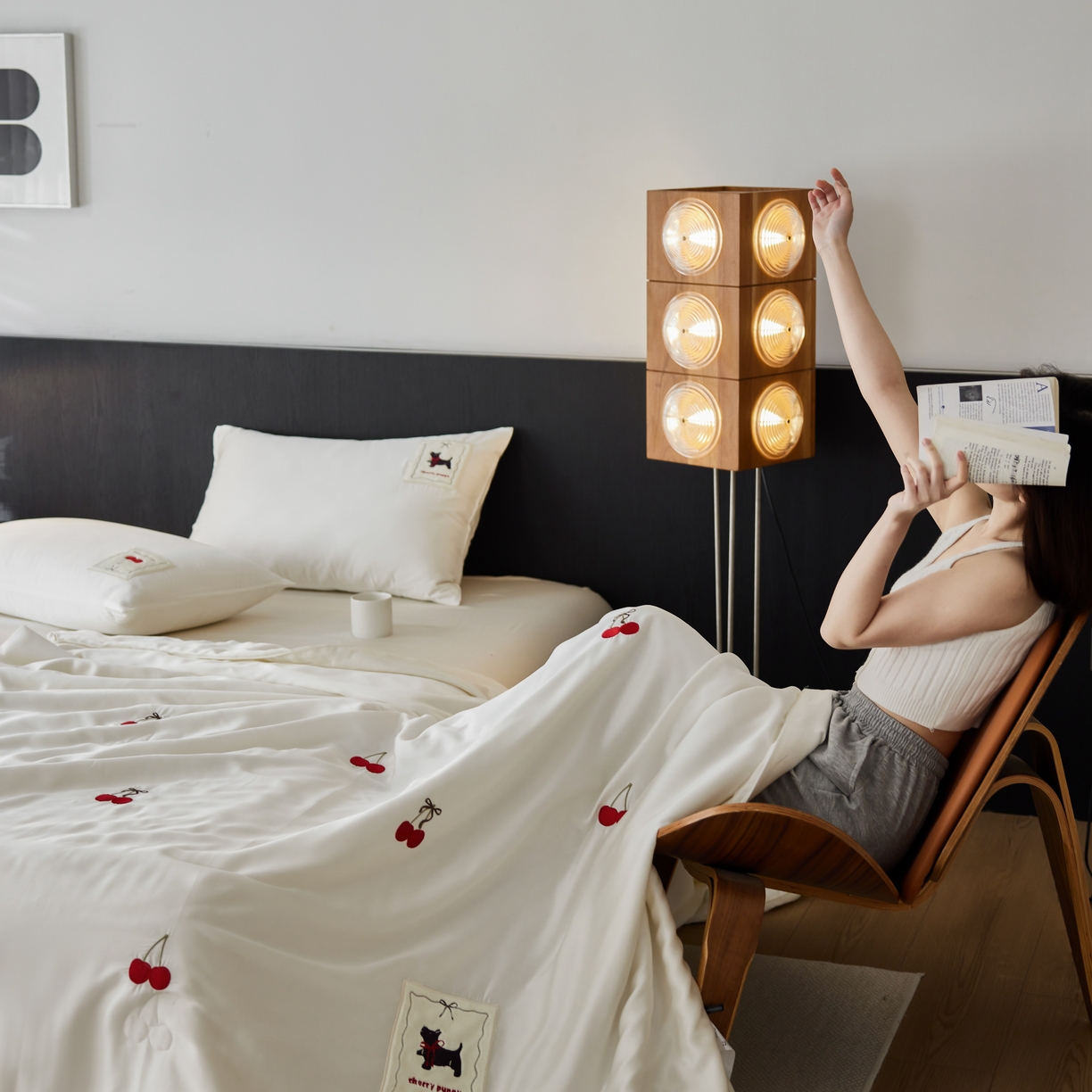 91家纺网 家纺一手货源 找家纺 初拾 2025新款60支奥地利进口兰精天丝夏被夏凉被空调被—樱桃奇奇 象牙白