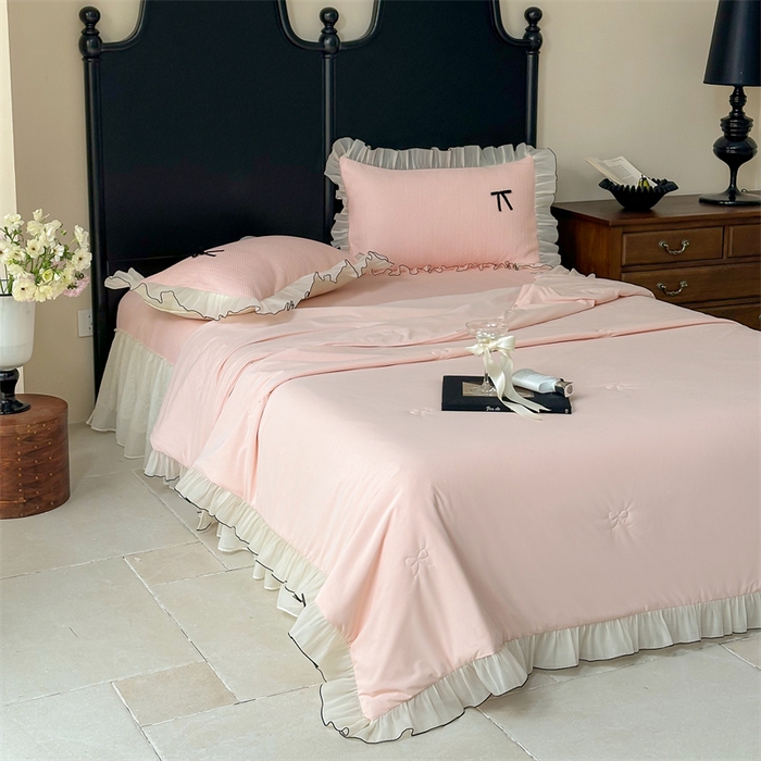 91家纺网 家纺一手货源 找家纺 婳庭家居 2025新款法式蕾丝蝴蝶结夏被夏凉被空调被四件套 淡粉