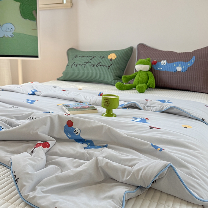 91家纺网 家纺一手货源 找家纺 柚子YOUTH 2025新款锦氨超柔果冻被 深蓝的鱼夏被