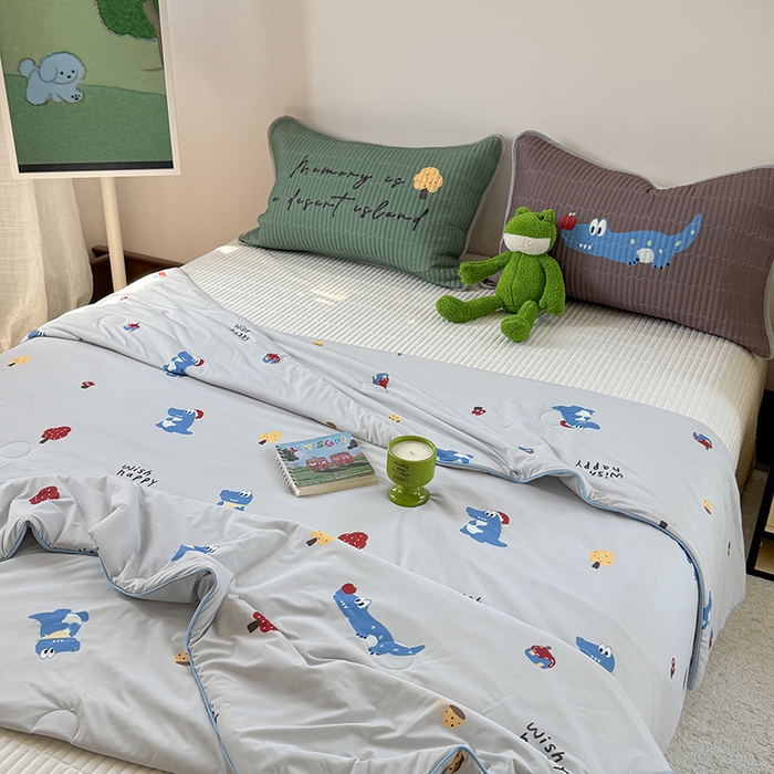 91家纺网 家纺一手货源 找家纺 柚子YOUTH 2025新款锦氨超柔果冻被 深蓝的鱼夏被