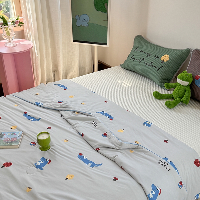 91家纺网 家纺一手货源 找家纺 柚子YOUTH 2025新款锦氨超柔果冻被 深蓝的鱼夏被