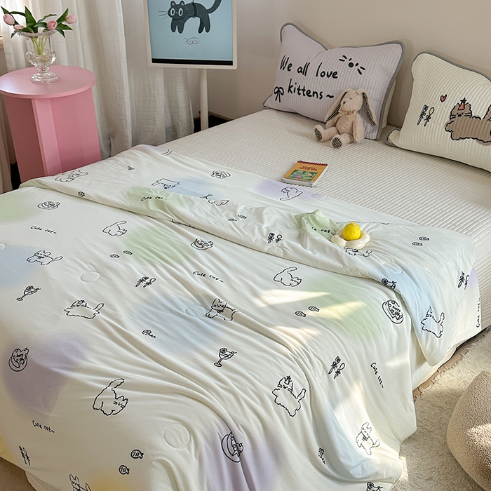 91家纺网 家纺一手货源 找家纺 柚子YOUTH 2025新款锦氨超柔果冻被 小猫春游夏被