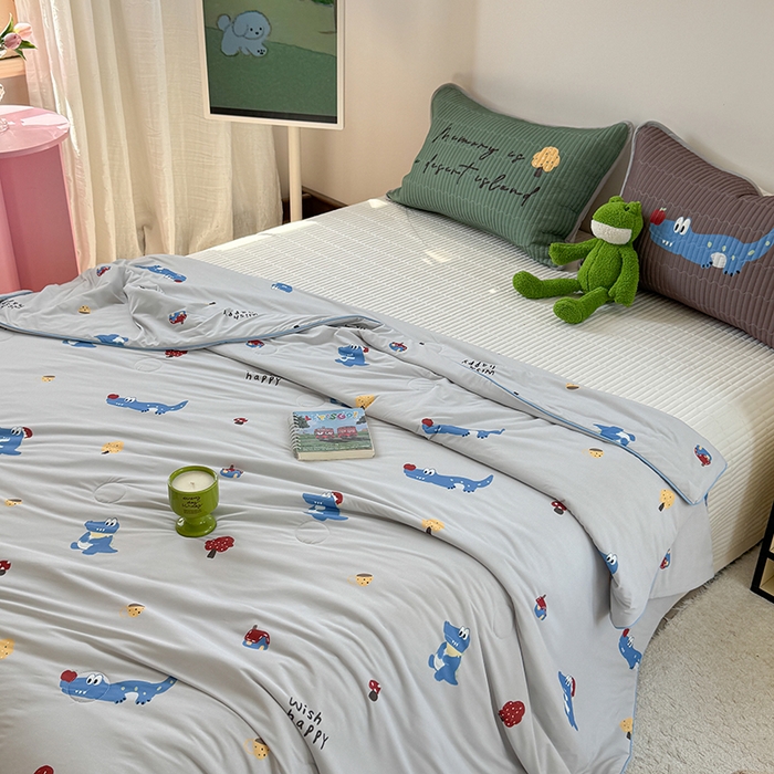 91家纺网 家纺一手货源 找家纺 柚子YOUTH 2025新款锦氨超柔果冻被 深蓝的鱼夏被