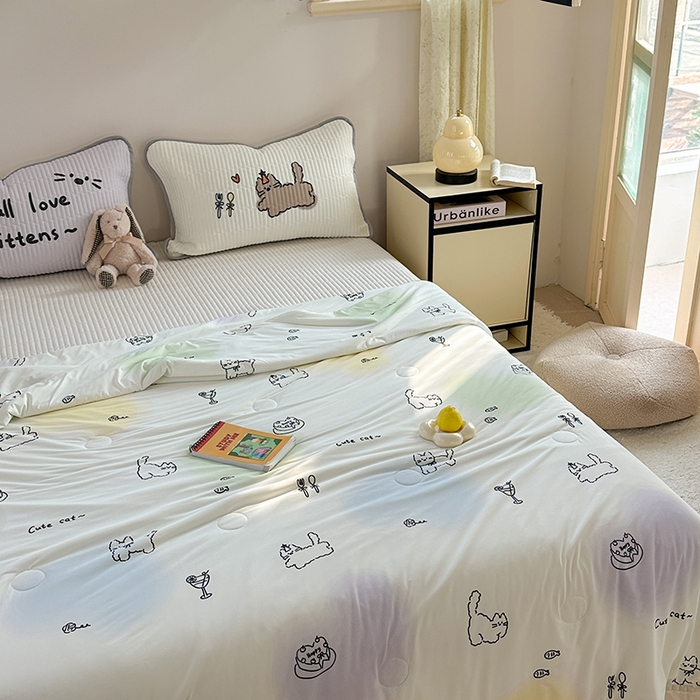 91家纺网 家纺一手货源 找家纺 柚子YOUTH 2025新款锦氨超柔果冻被 小猫春游夏被