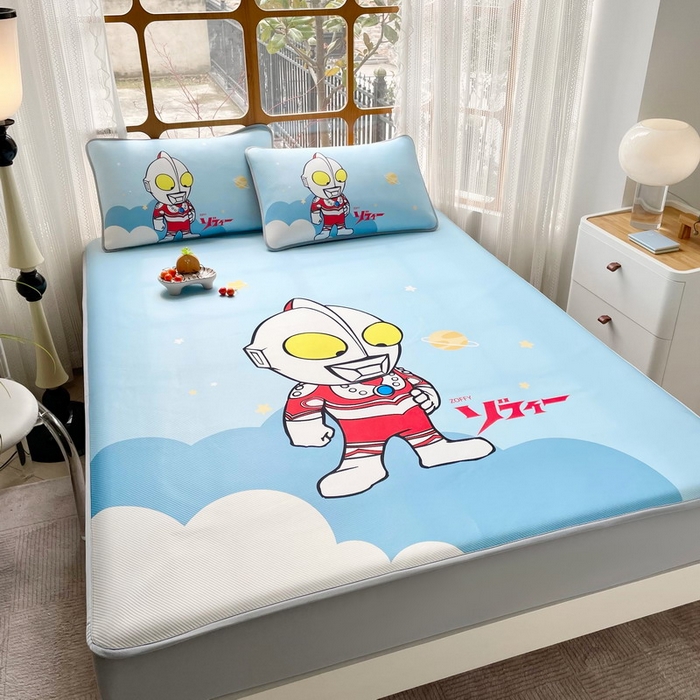 91家纺网 家纺一手货源 找家纺 蘭菲家纺 2025新款冰丝奥特曼凉席套件 发呆