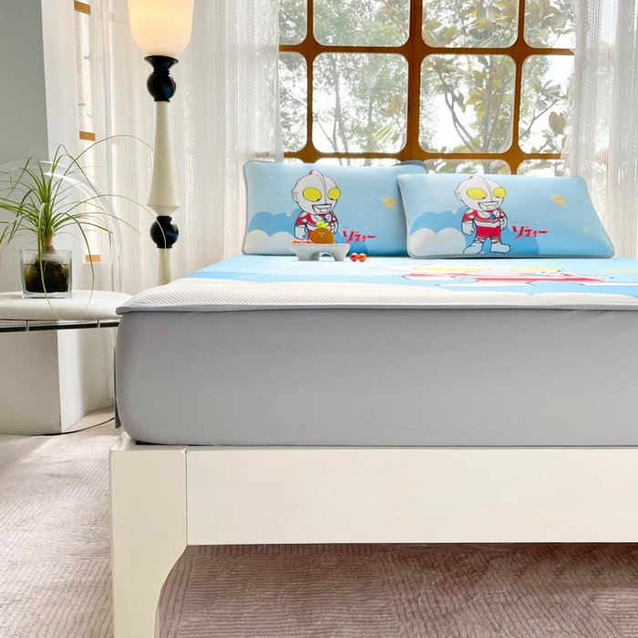 91家纺网 家纺一手货源 找家纺 蘭菲家纺 2025新款冰丝奥特曼凉席套件 发呆