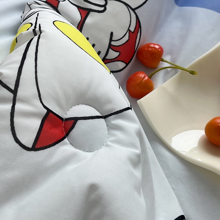 91家纺网 家纺一手货源 找家纺 蘭菲家纺 2025新款凉感丝奥特曼印花夏被 抱团