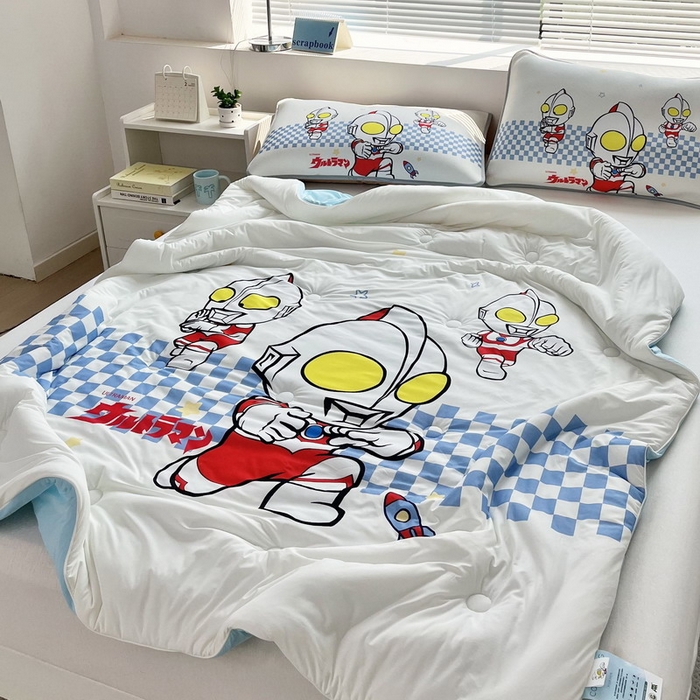 91家纺网 家纺一手货源 找家纺 蘭菲家纺 2025新款凉感丝奥特曼印花夏被 超人兄弟