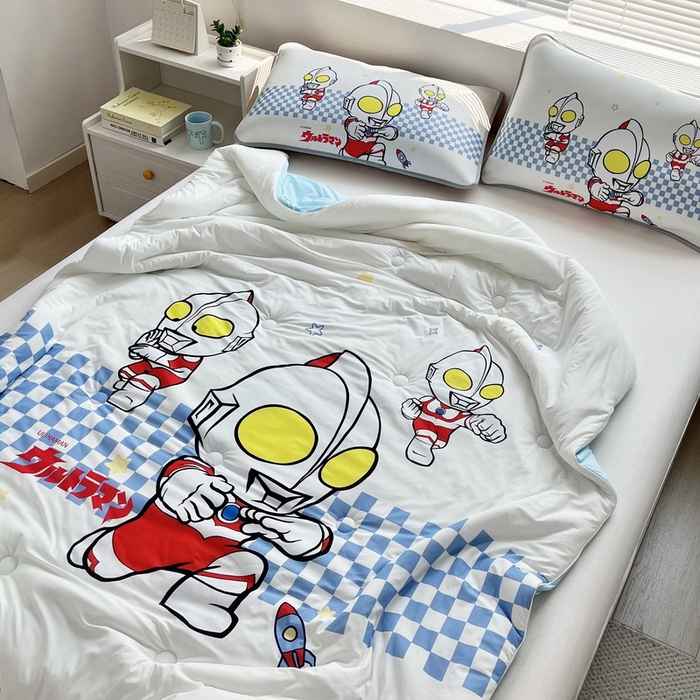 91家纺网 家纺一手货源 找家纺 蘭菲家纺 2025新款凉感丝奥特曼印花夏被 超人兄弟