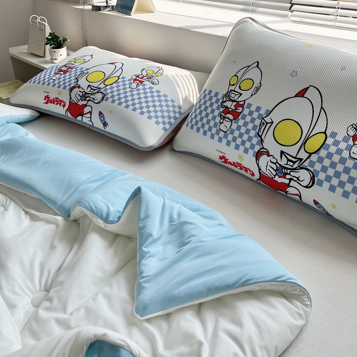 91家纺网 家纺一手货源 找家纺 蘭菲家纺 2025新款凉感丝奥特曼印花夏被 超人兄弟