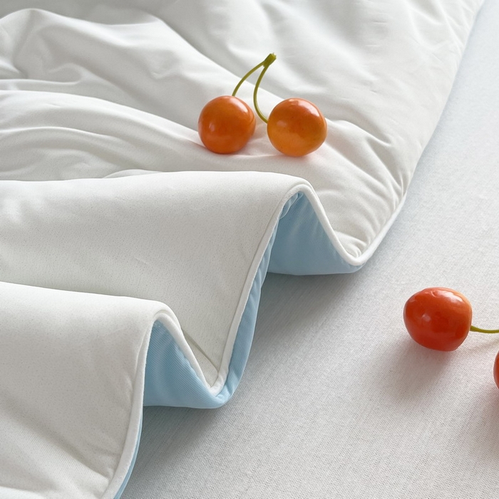 91家纺网 家纺一手货源 找家纺 蘭菲家纺 2025新款凉感丝奥特曼印花夏被 超人兄弟