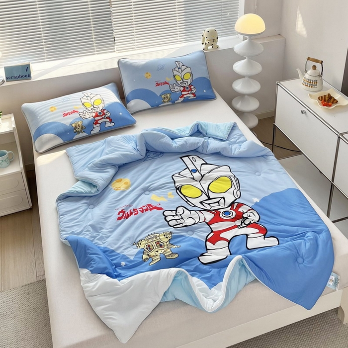 91家纺网 家纺一手货源 找家纺 蘭菲家纺 2025新款凉感丝奥特曼印花夏被 出击