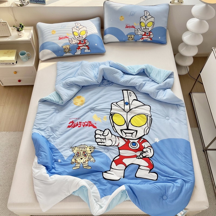 91家纺网 家纺一手货源 找家纺 蘭菲家纺 2025新款凉感丝奥特曼印花夏被 出击