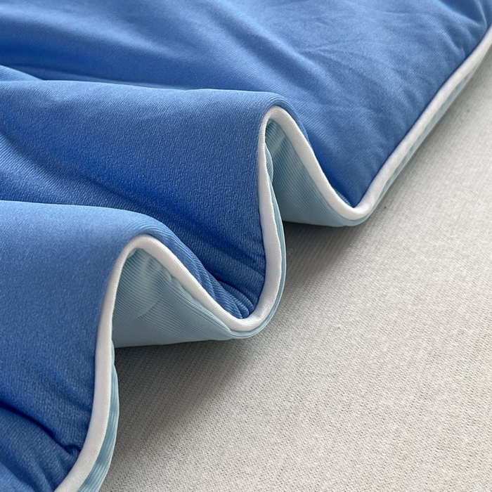 91家纺网 家纺一手货源 找家纺 蘭菲家纺 2025新款凉感丝奥特曼印花夏被 出击