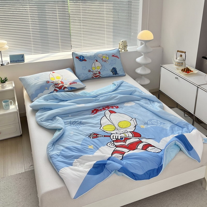 91家纺网 家纺一手货源 找家纺 蘭菲家纺 2025新款凉感丝奥特曼印花夏被 独行者