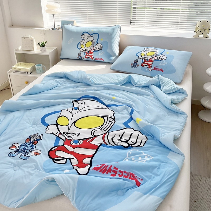 91家纺网 家纺一手货源 找家纺 蘭菲家纺 2025新款凉感丝奥特曼印花夏被 飞天