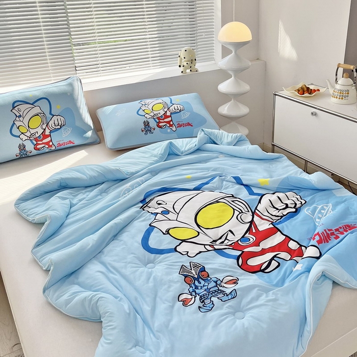 91家纺网 家纺一手货源 找家纺 蘭菲家纺 2025新款凉感丝奥特曼印花夏被 飞天