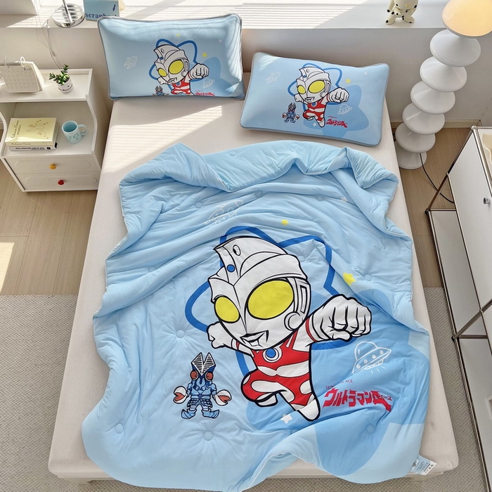 91家纺网 家纺一手货源 找家纺 蘭菲家纺 2025新款凉感丝奥特曼印花夏被 飞天