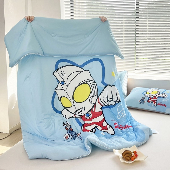 91家纺网 家纺一手货源 找家纺 蘭菲家纺 2025新款凉感丝奥特曼印花夏被 飞天